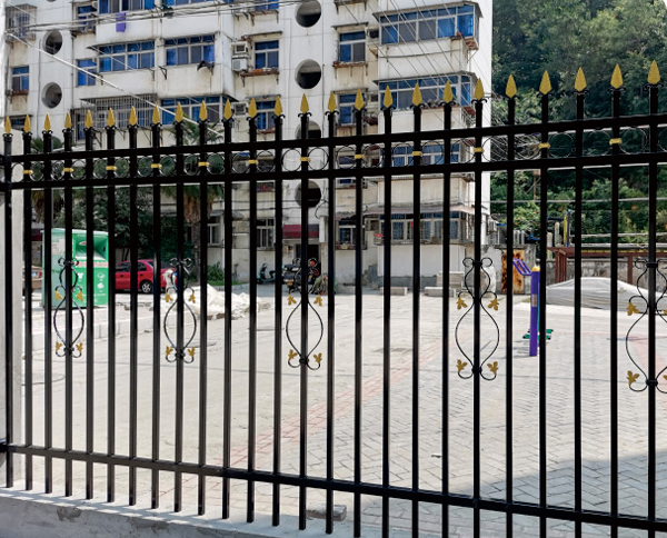 十堰鐵藝護欄的維護常識是什么？